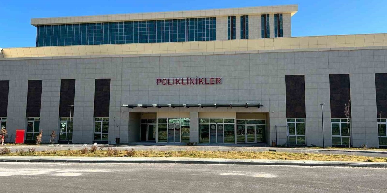 Niğde Eğitim Ve Araştırma Hastanesi’nde Yeni Uzman Doktorlar Göreve Başladı