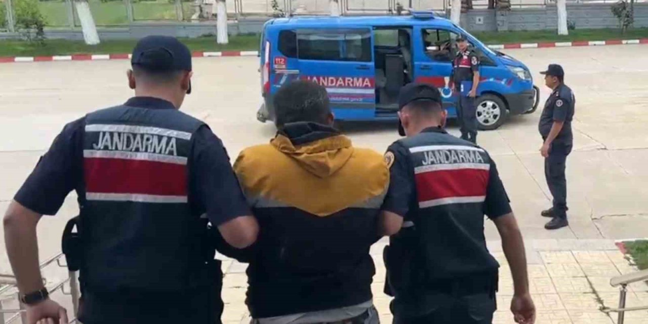 Aranan Şahıs, Çaldığı Traktörle Tarlada Yakalandı