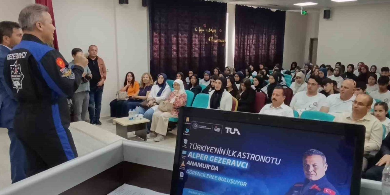 Türkiye’nin İlk Astronotu Alper Gezeravcı, Anamur’da Öğrencilerle Buluştu