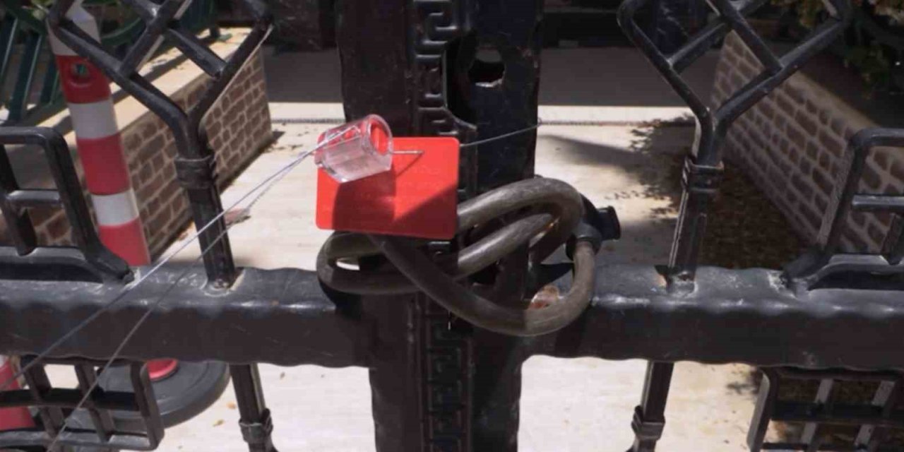 Antalya’da Yangın Güvenliği Sebebiyle Ruhsatları Askıya Alınan Tesislerden Biri Mühürlendi