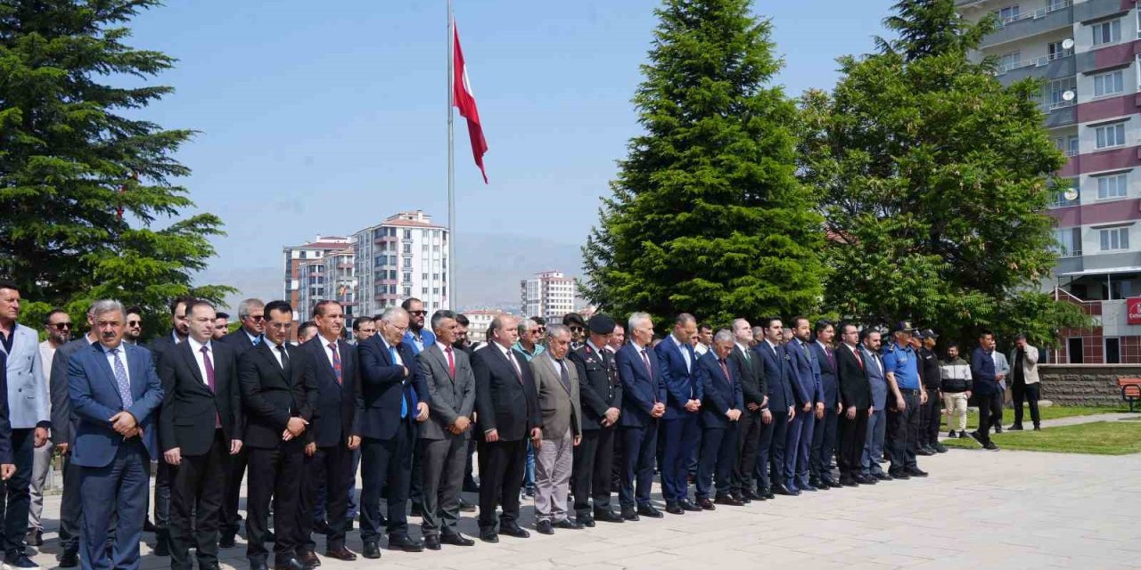 Niğde’de Kurban Arifesinde Şehitlik Ziyaret Edildi