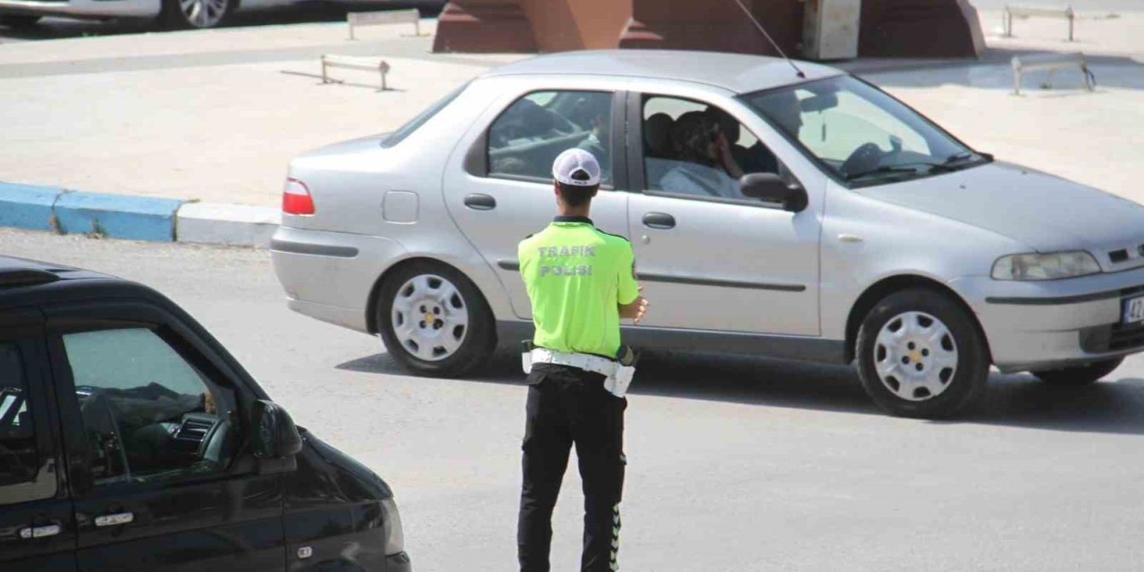 Konya-antalya Karayolunda Bayram Yoğunluğu