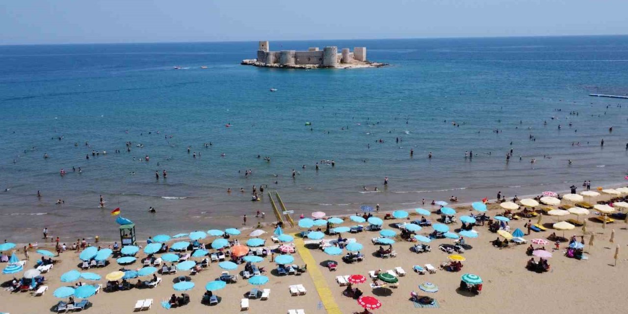 Bayram Tatiliyle Kızkalesi’nde Deniz Keyfi