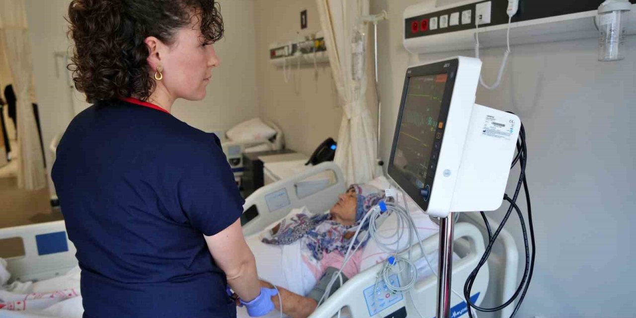 Dayanılmaz Ağrıları Dindiriyorlar Hastalar Taburcu Olmak İstemiyor