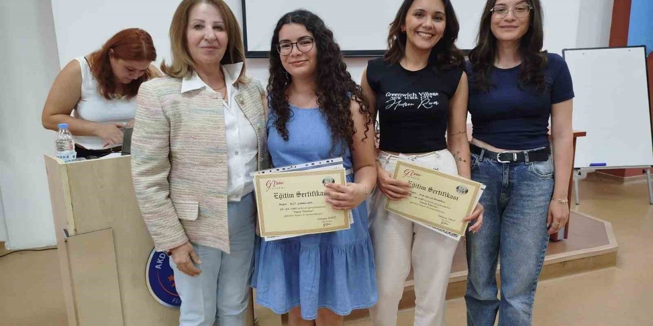 Akdeniz Üniversitesi’nde Kadın Öğrencilere Bilimde Liderlik Desteği