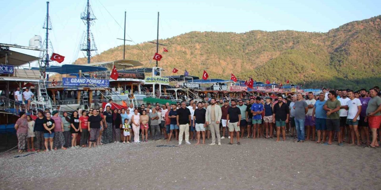 Sahile Yanaşamayan Tur Tekneleri Kornalı Eylem Yaptı