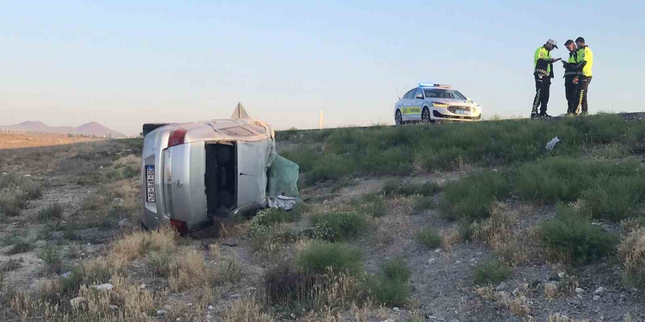 Konya’da Otomobil Takla Attı: 3 Yaralı