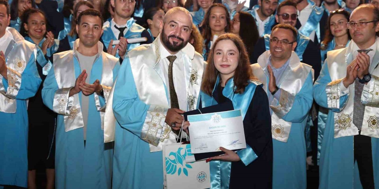 Alkü’nün 10. Yılında Mezuniyet Coşkusu