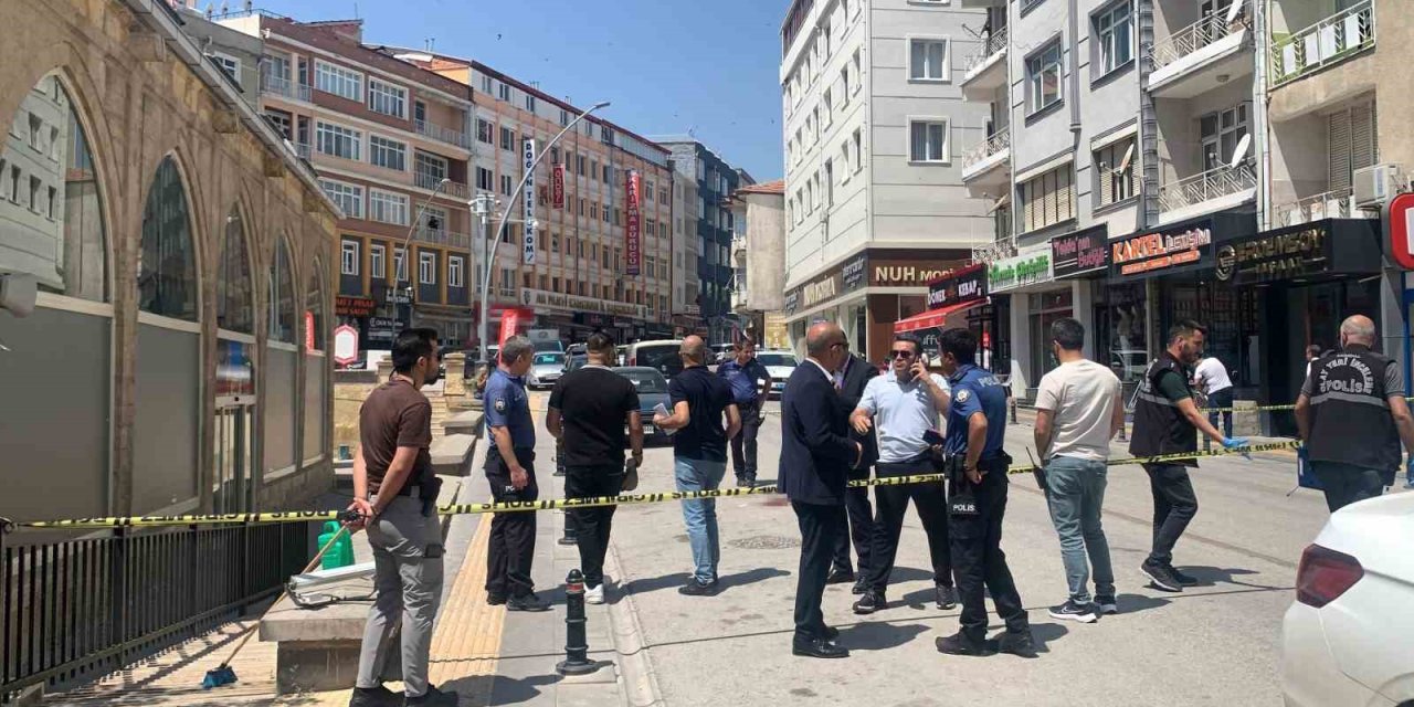 Kafasına Tabanca Kabzasıyla Vurulan Şahıs Ağır Yaralandı