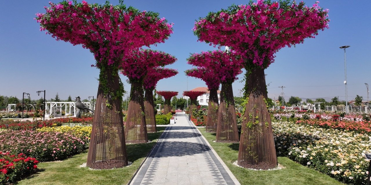 Karatay Mevlana Gül Parkı Kapılarını Açtı