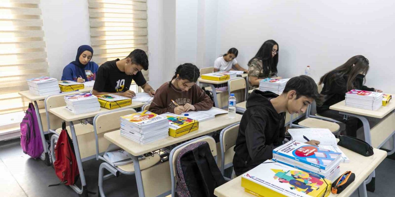Mersin’de Yks’ye Girecek Öğrencilere Uzman Desteği
