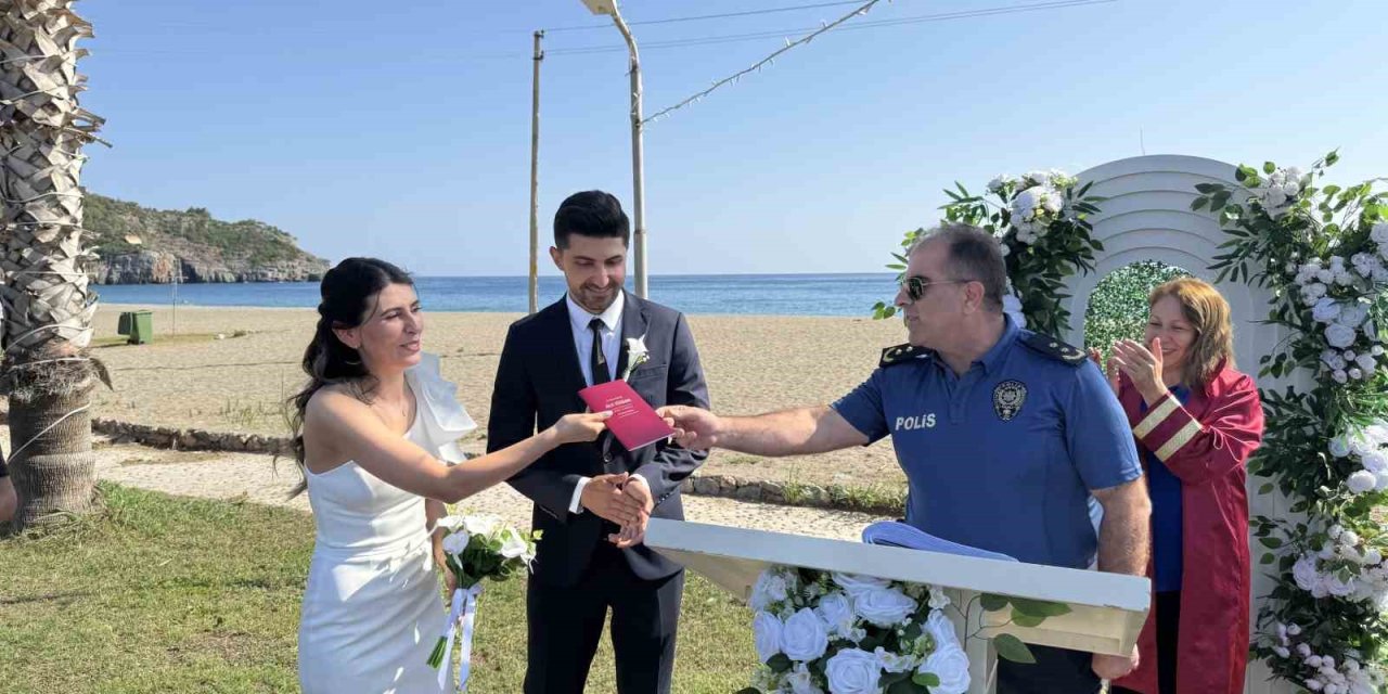 Komiserler Hayatlarını Birleştirdi