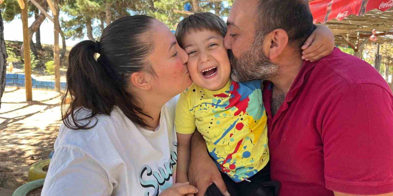 5 Yaşındaki Candaş Efe, Topuk Kanından Erken Teshisle Sağlıklı Büyüyor