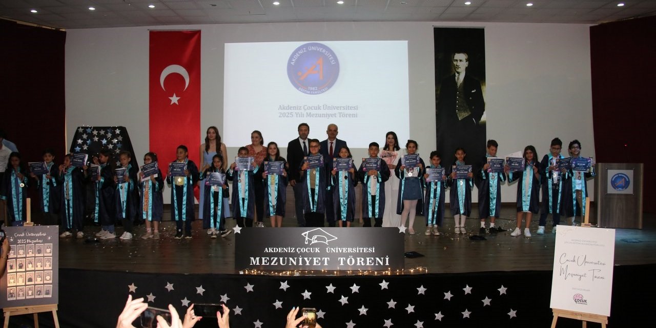 Akdeniz Çocuk Üniversitesi’nde Mezuniyet Coşkusu