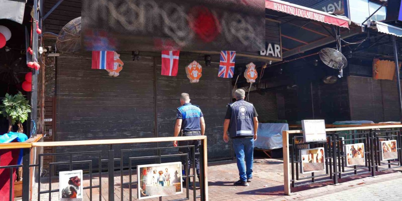 Alanya’da Adaba Aykırı Eylem Gerçekleştirilen Bar Mühürlendi