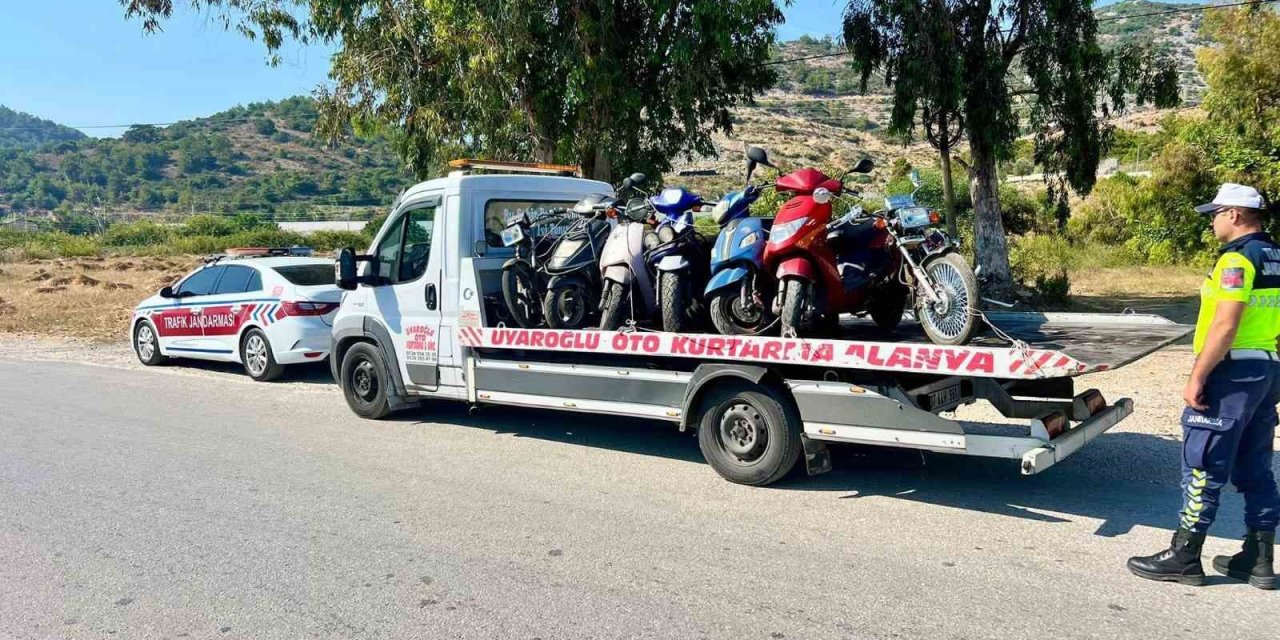Alanya’da Jandarmadan Motosiklet Denetimi