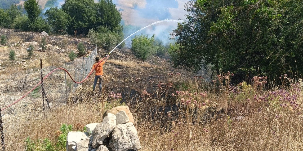 Antalya’da Ormanlık Alanı Tehdit Eden Yangına Müdahale Ediliyor