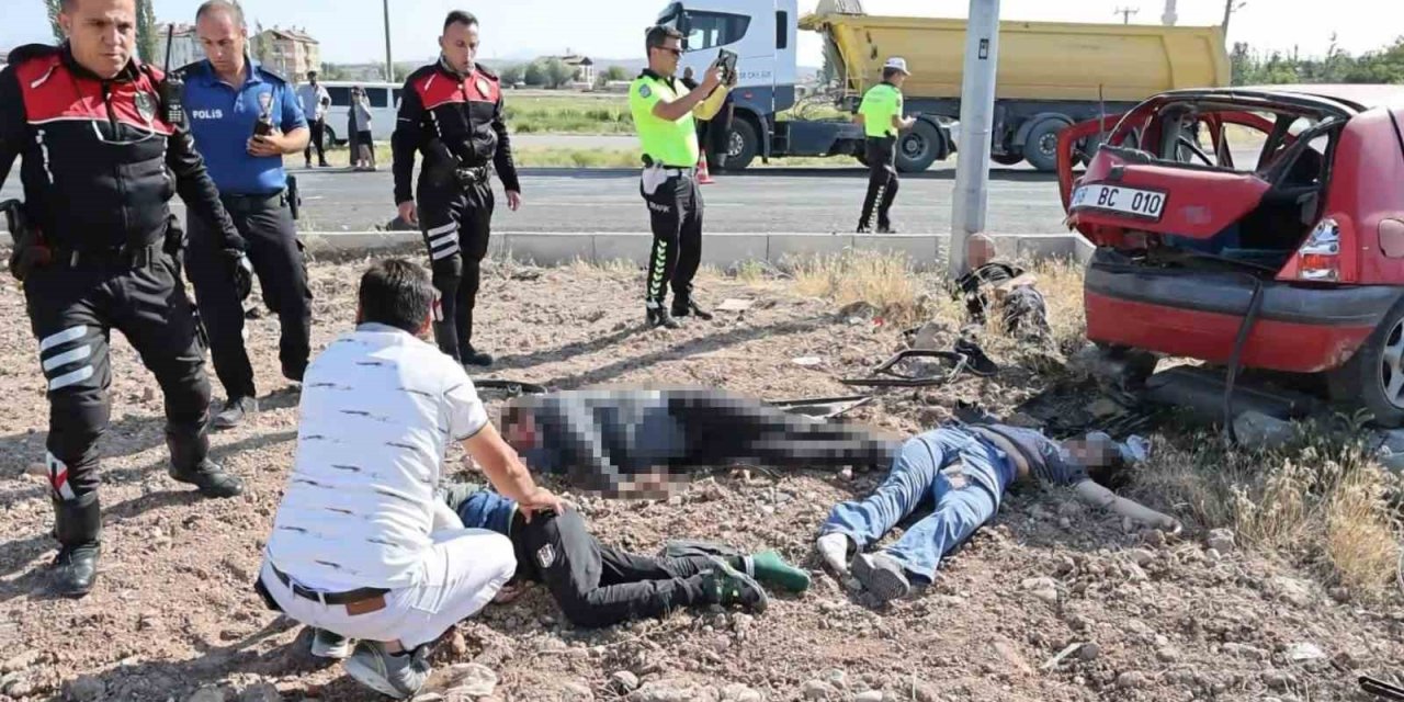 Sınava Giden Araçlar Çarpıştı: 1 Ölü, 4’ü Ağır 10 Yaralı