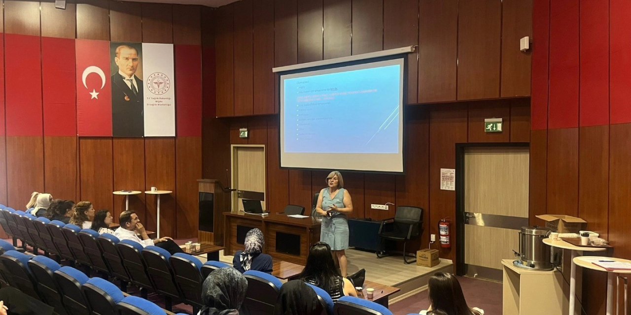 Sağlık Çalışanlarına Yönelik Palyatif Bakım Eğitimi Düzenlendi
