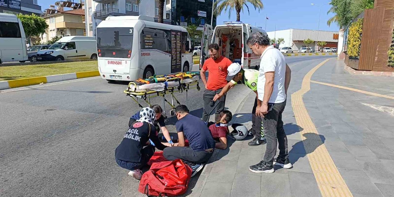 Yola Taşan Su Kazaya Neden Oldu, Motosiklet Sürücüsü Yaralandı