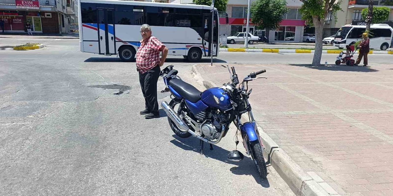 Kamyonetle Çarpışan Motosiklet Sürücüsü Ehliyetsiz Çıktı