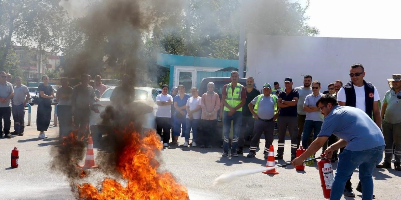 Kepez’de Belediye Personeline Uygulamalı Yangın Eğitimi