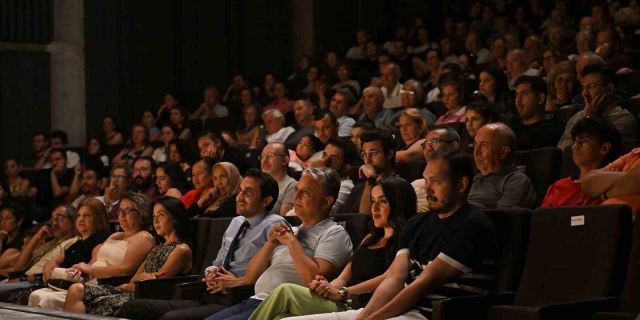 4. Avukat Soner Ustaoğlu Tiyatro Günleri Perdelerini Kapattı