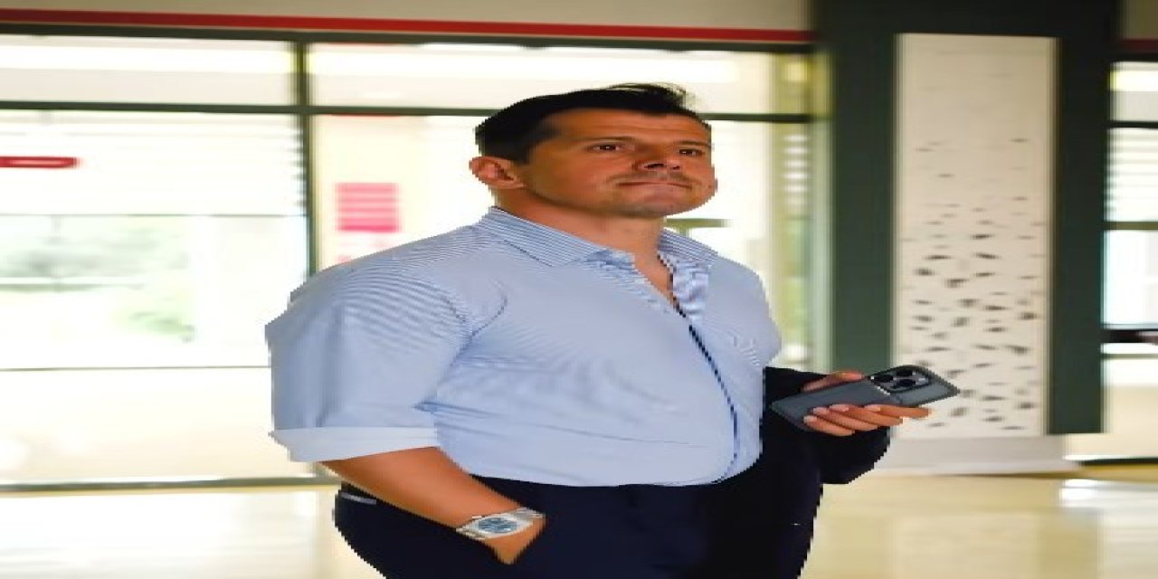 Antalyaspor’da Teknik Direktör Emre Belözoğlu Görevinden Ayrıldı