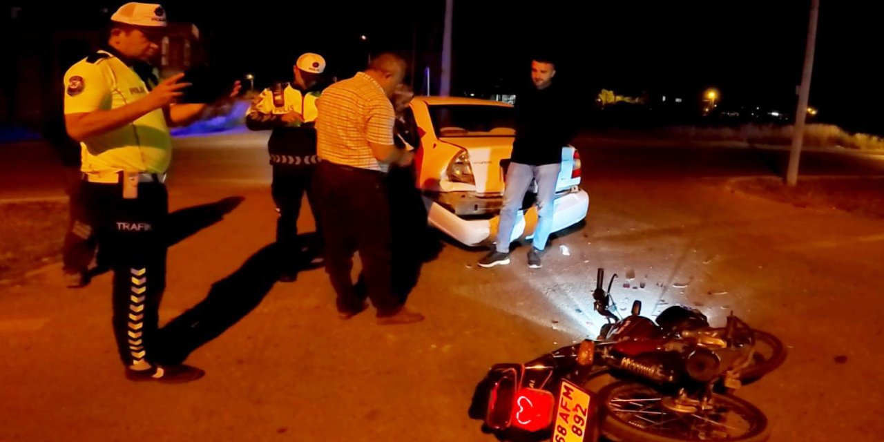 Motosiklet Otomobile Arkadan Çarptı: 1 Yaralı