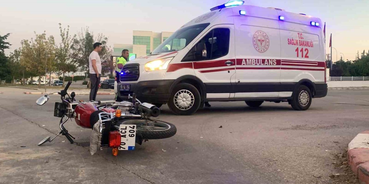 Karaman’da Otomobille Çarpışan Motosiklet Sürücüsü Yaralandı