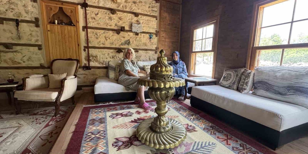 Atalarından Kalan Tarihi ’düğmeli Evi’ Restore Edip Turizme Kazandırdı