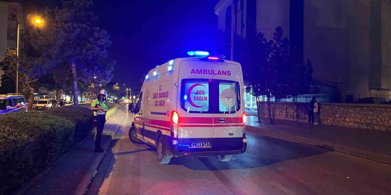 Yolun Karşısına Geçmeye Çalışan Kişiye Çarptı, Aracını Bırakıp Kaçtı