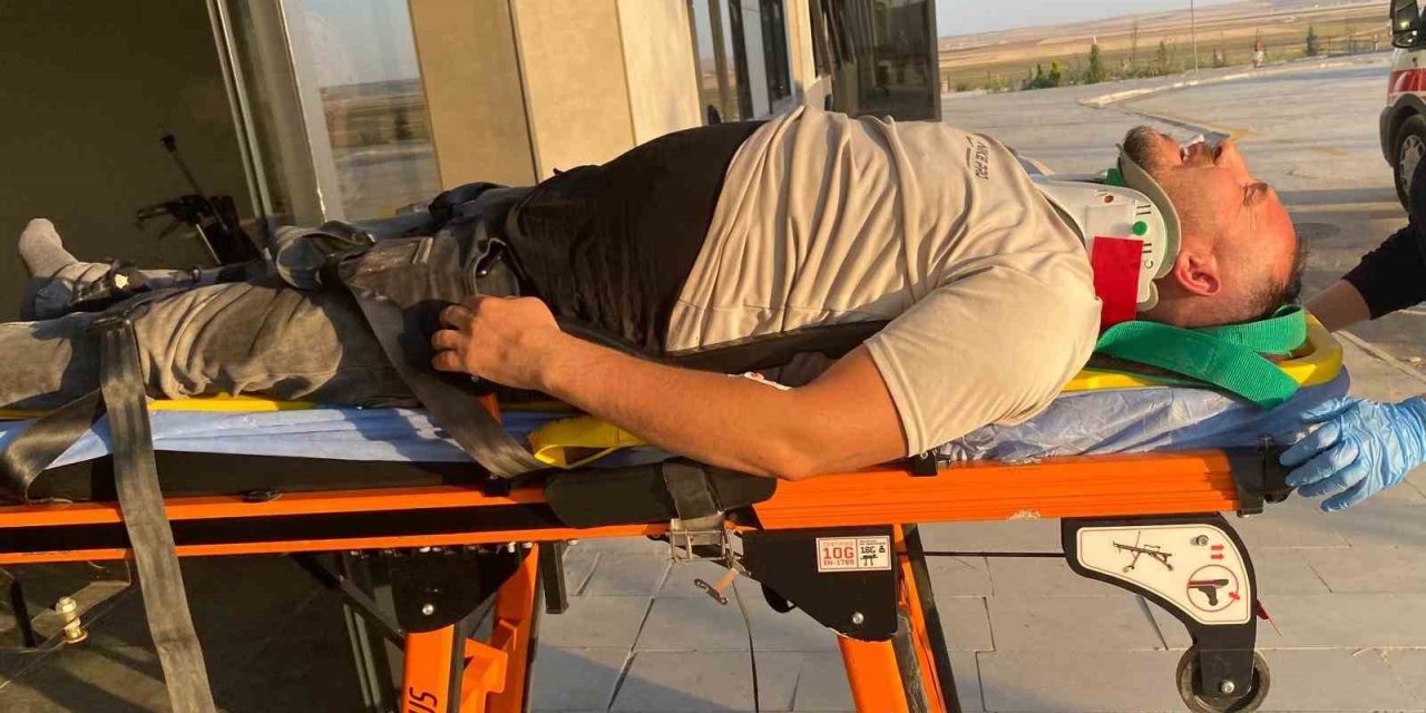 Koyun Sürüsüne Çarpan Otomobilin Sürücüsü Yaralandı