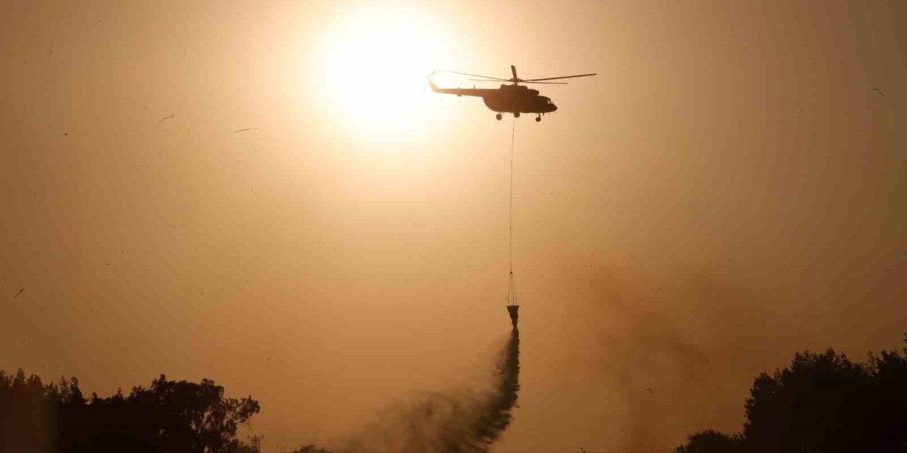 Antalya’da İki Noktada Çıkan Yangında Alevlerle Burun Buruna Geldiler