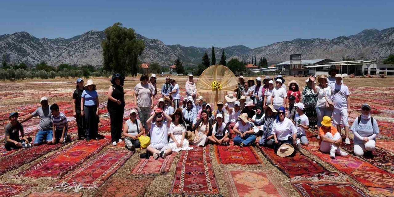 Özel Gereksinimli Çocuklar, Kilim Tarlalarını Gezdi