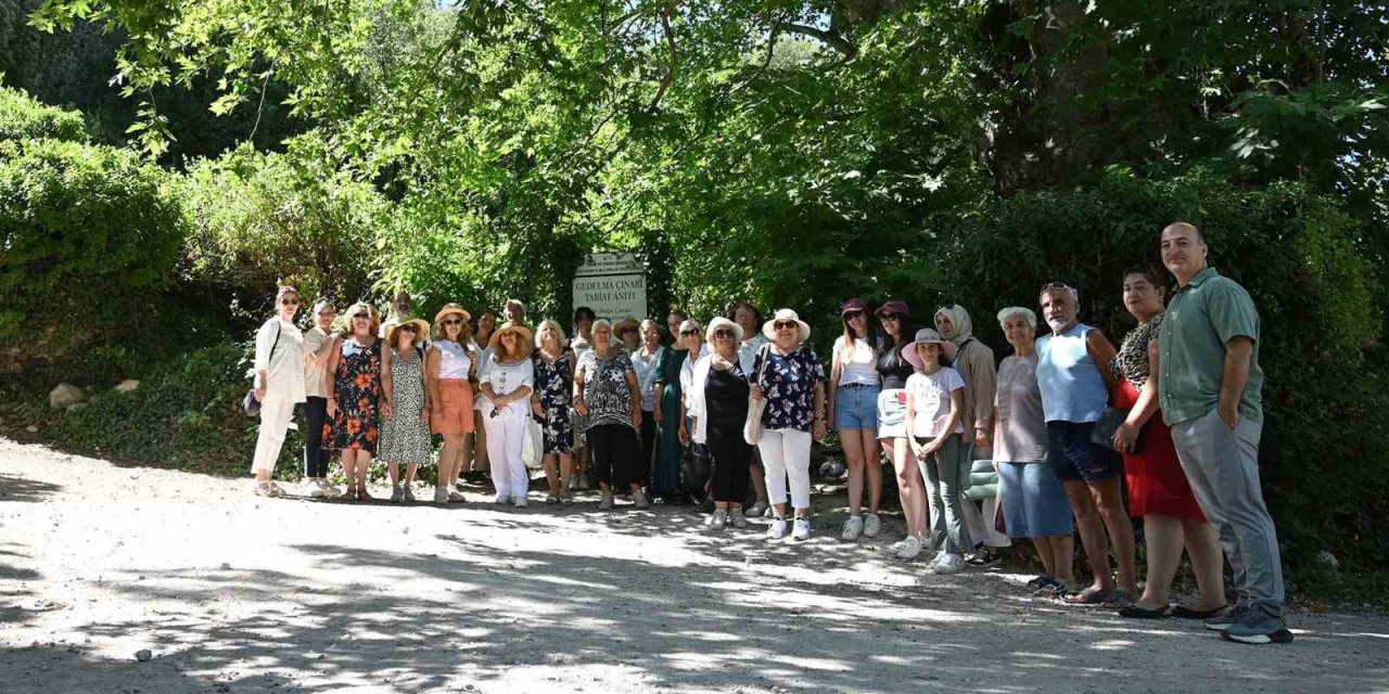 Kemer’de "mor Turizm" Başladı
