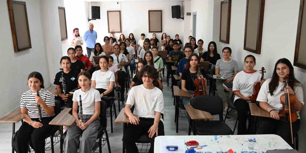 Kemer’de Ücretsiz Yaz Kursları Başladı