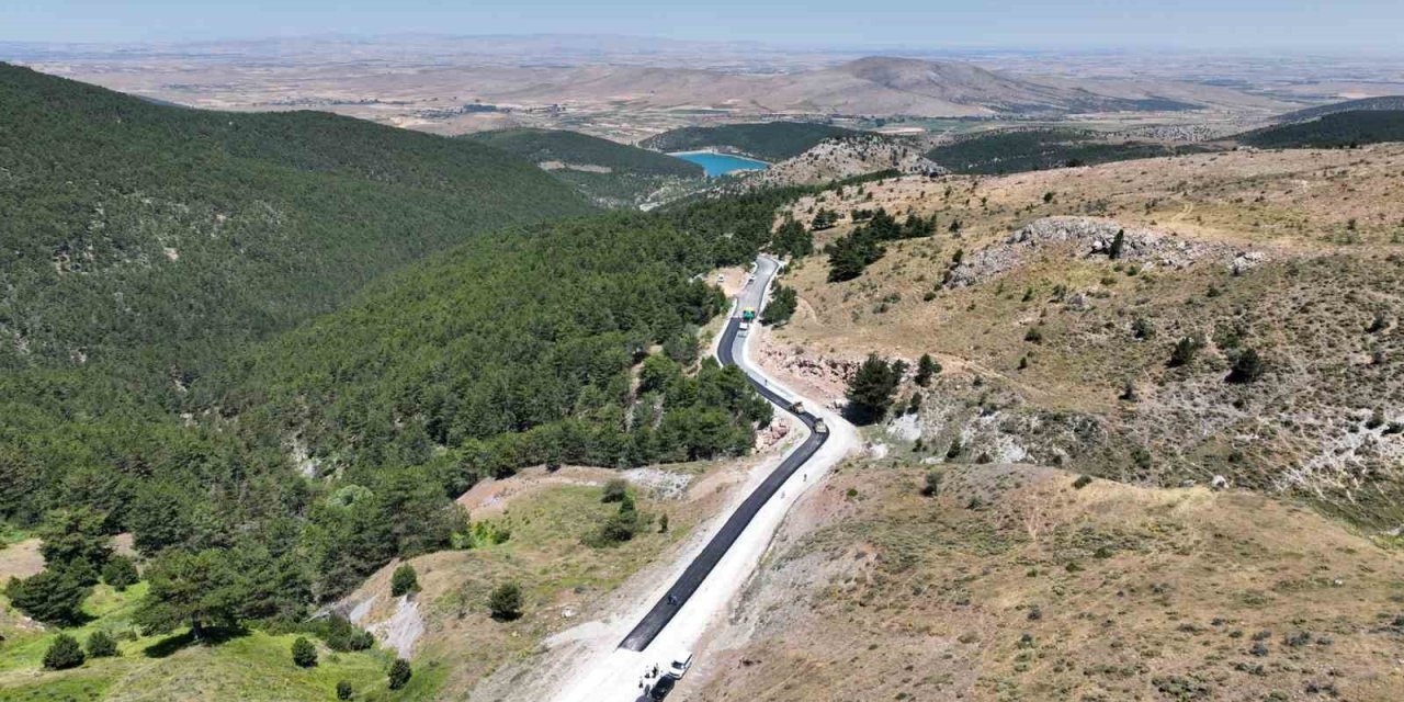 Selçuklu Belediyesi Dış Mahalle Bağlantı Yollarında Konforu Yükseltiyor