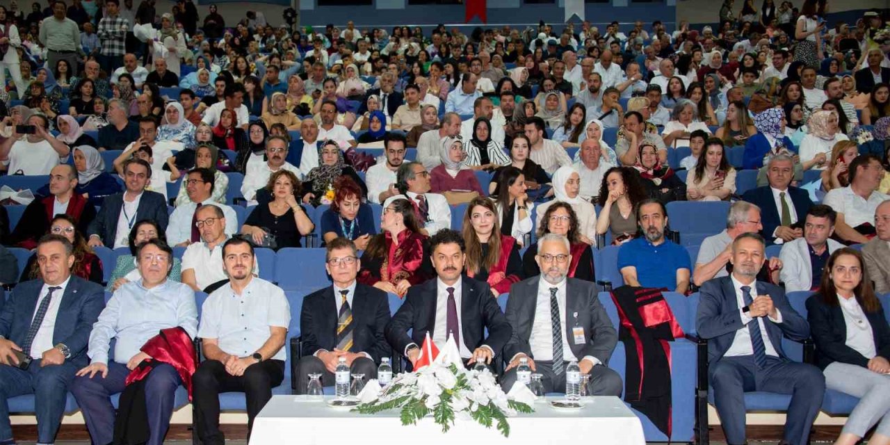 Selçuk Tıp’tan 185 Genç Doktor Mezun Oldu