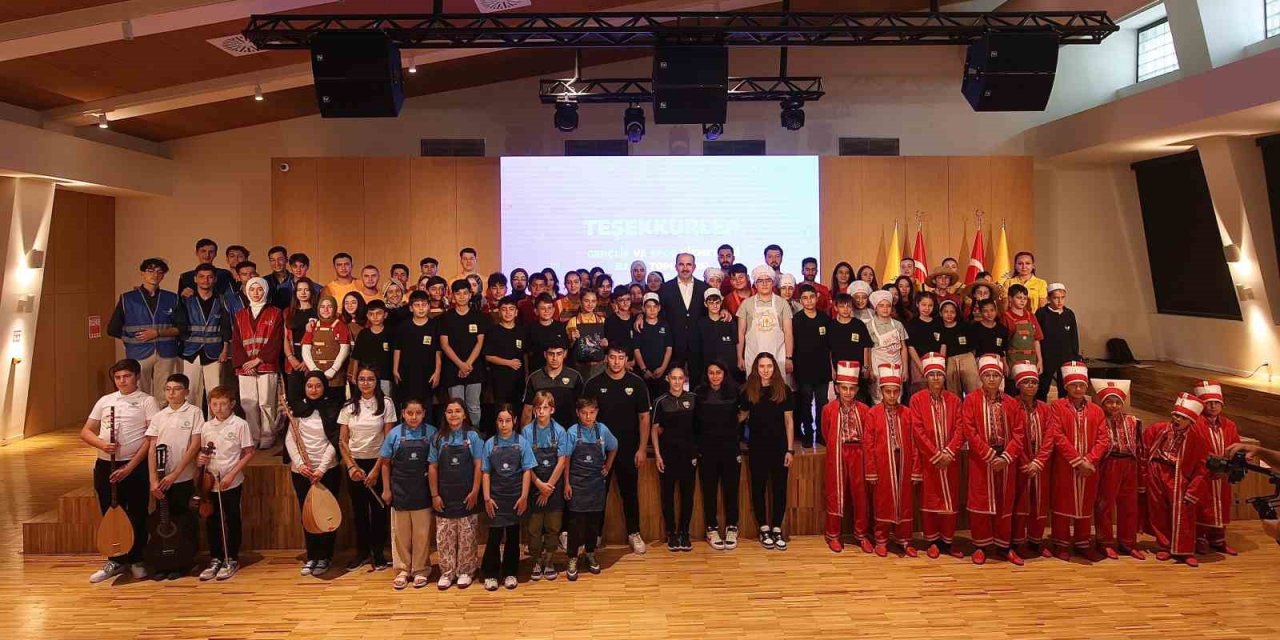 Başkan Altay Gençlere Yönelik Faaliyetleri Ve "yaz Seninle Güzel" Etkinliklerini Anlattı