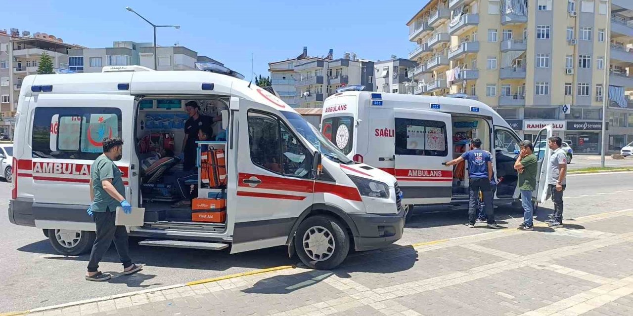 Kazada Devrilip, Tekrar Tekerlerinin Üzerine Düştü