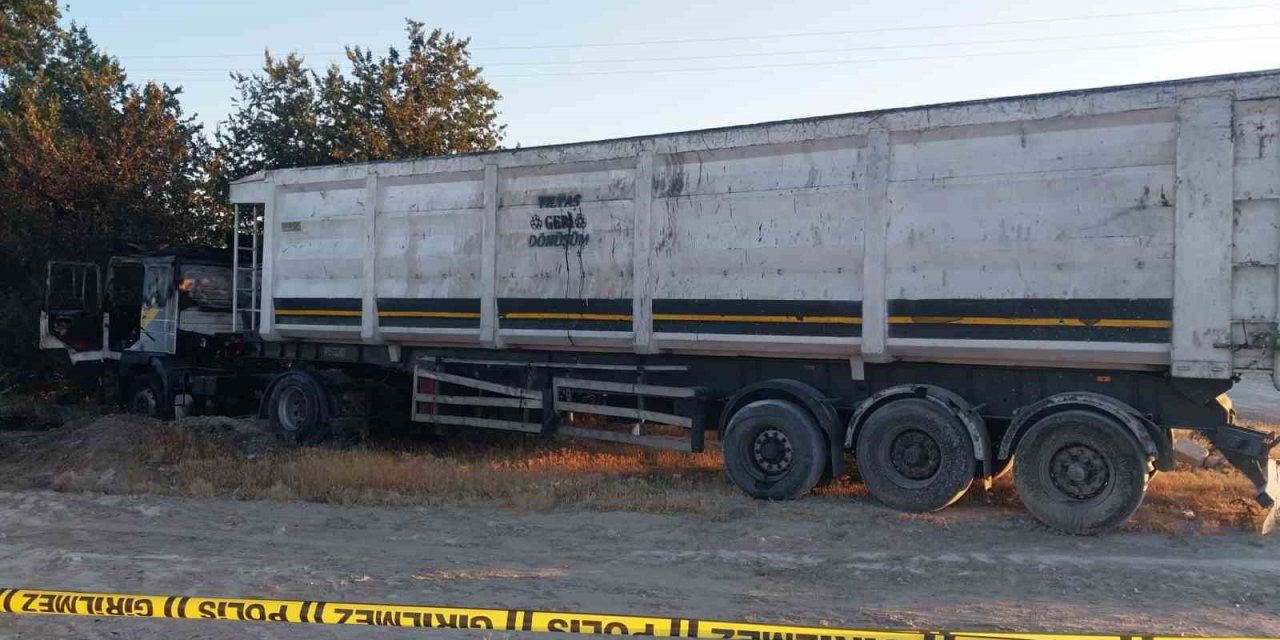 Konya’da Tırda Çıkan Yangında Sürücü Öldü