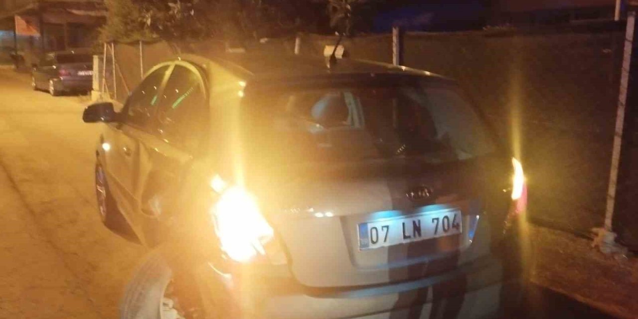 Serik’te Otomobiller Çarpıştı: 2 Yaralı