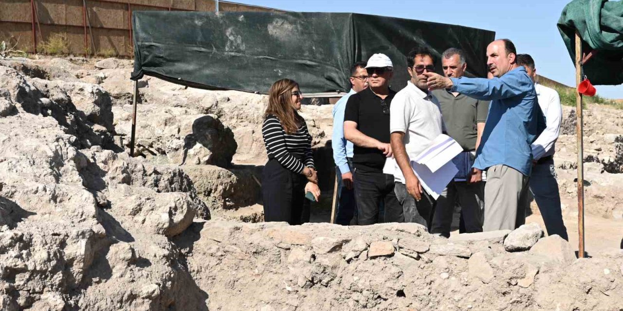 Başkan Altay: "konya’nın Bir Başkent Olarak Surlarını Açığa Çıkarmak Ve Turizm Potansiyelini Artırmak İçin Çalışıyoruz"