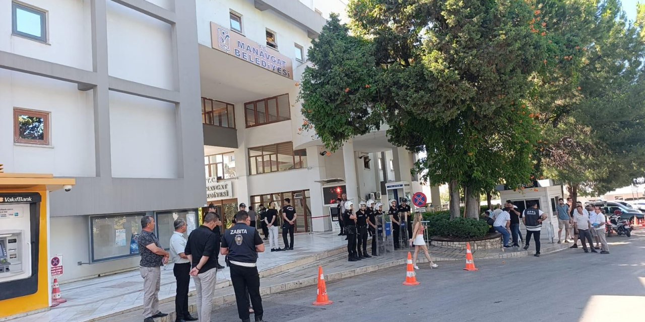 Manavgat Belediyesi’ne ’rüşvet Ve Yolsuzluk’ Operasyonu