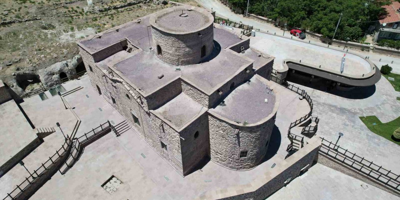 Bin 700 Yıldır Ayakta Olan Kilise, Müze Olarak Ziyaretçilerini Ağırlıyor