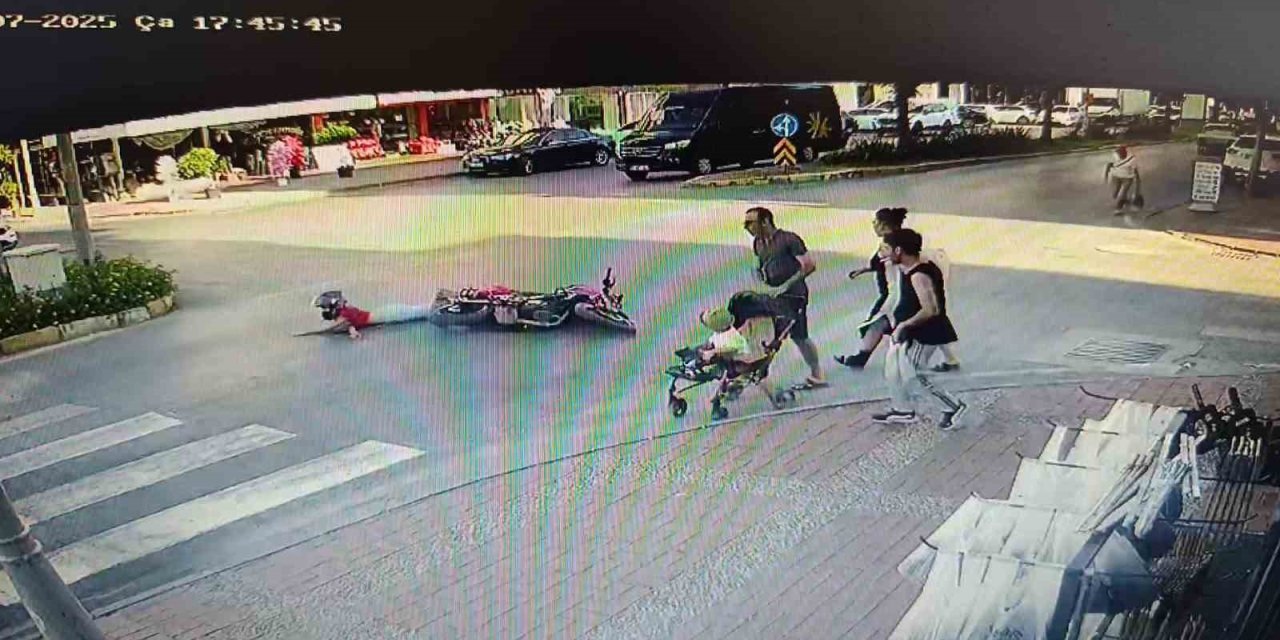 Aynı Kavşakta 1 Saat Arayla 2 Motosiklet Kazası: 1 Yaralı