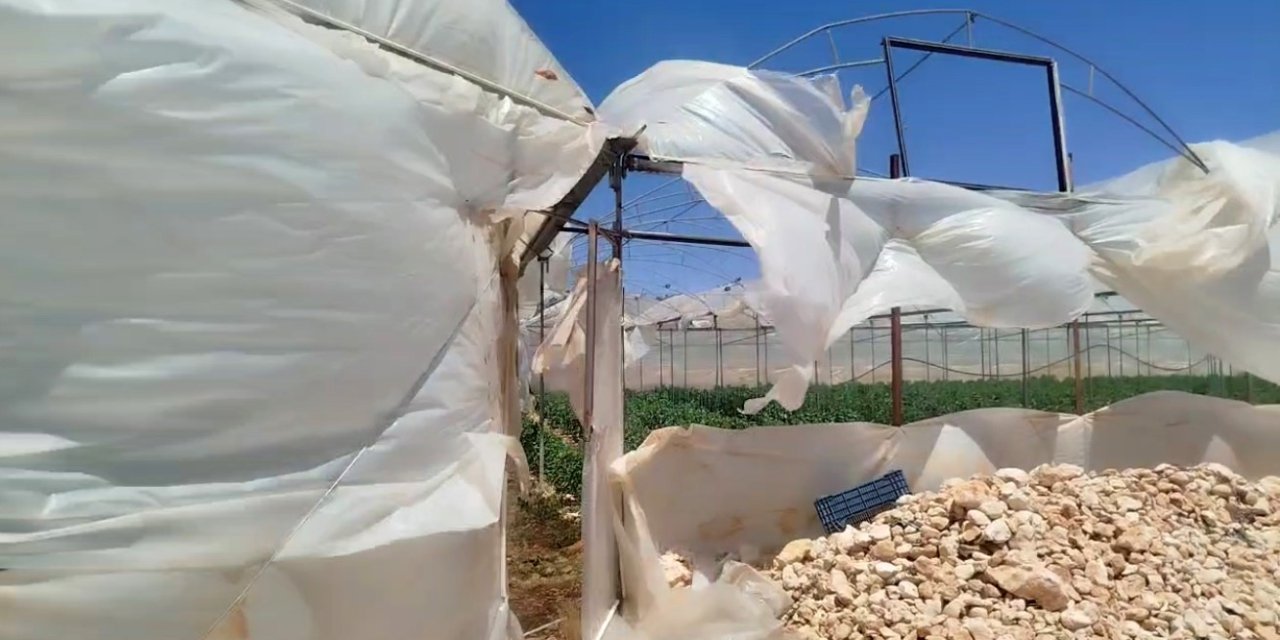 Mersin’de Rüzgar Seralarda Hasara Yol Açtı