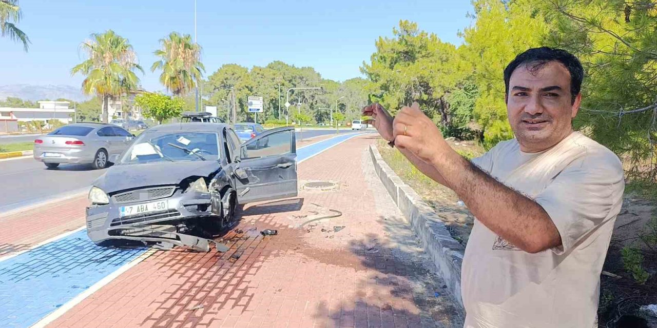 Lastiği Patlayan Otomobil Takla Attı, Sürücü Burnu Bile Kanamadan Araçtan Çıktı