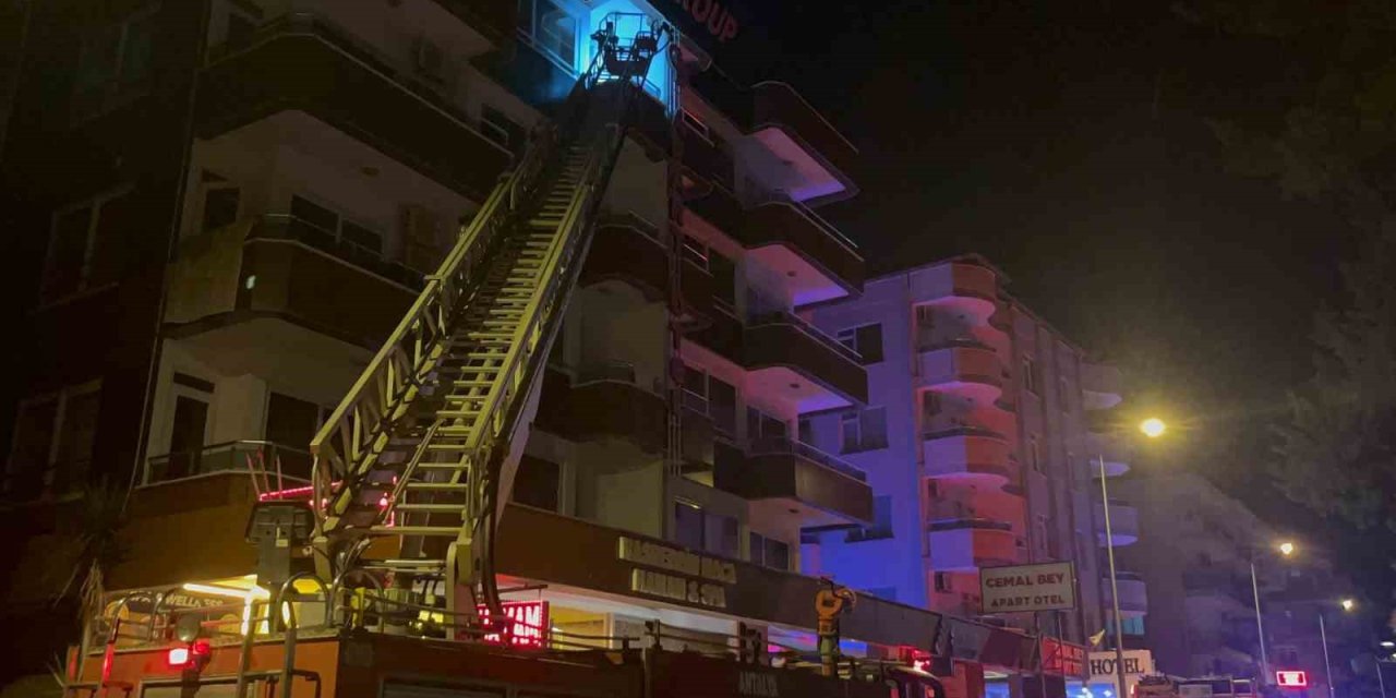 Alanya’da Apart Otelde Yangın Korkuttu